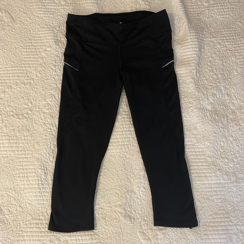 Athleta Stride Capri 983261 Black Leggings